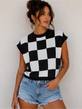 Checkerboard Knit Sleeveless Top - Black & White